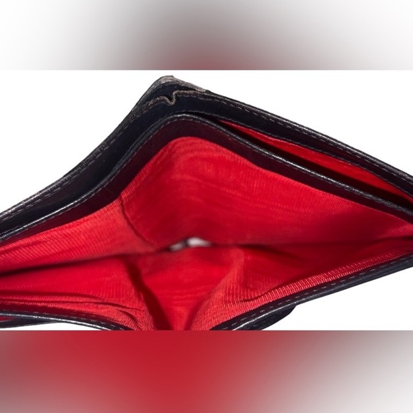 Gucci Black Leather Horseshoe Compact Wallet - Picture 5 of 8